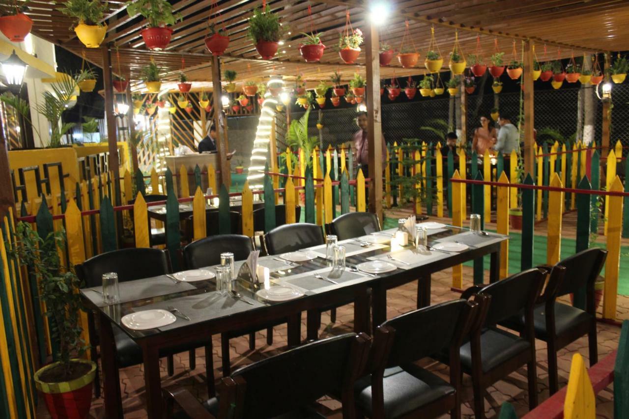 海岩别墅酒店 达曼 外观 照片